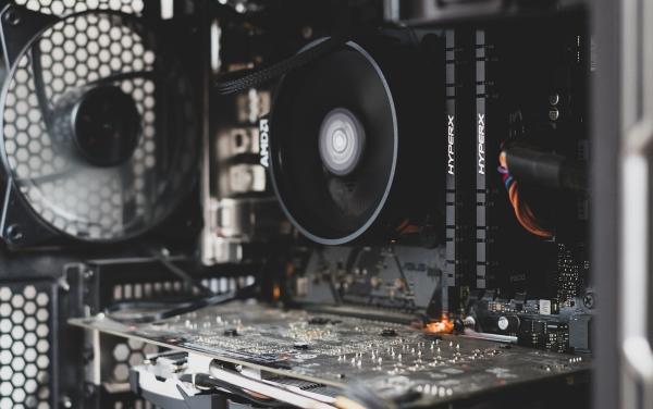 换显卡是直接装上就可以了吗 换显卡是直接装上就可以了吗