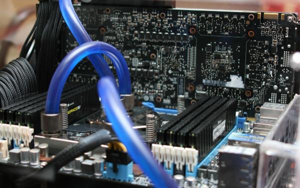 显卡与主板搭配的原则 显卡与主板搭配的原则